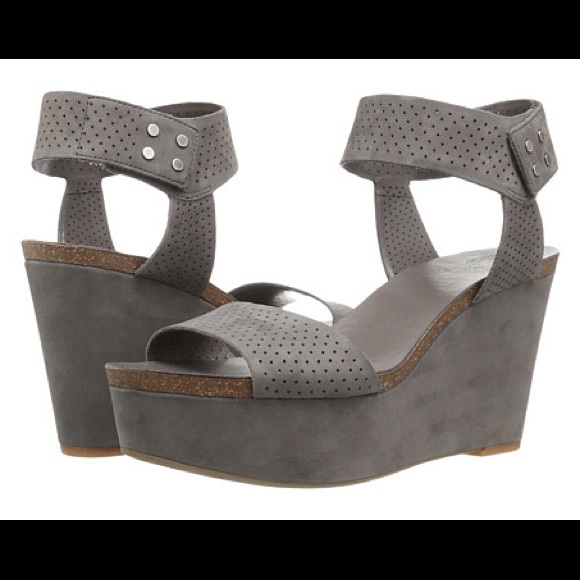 Vince Camuto Shoes - Vince Camuto Valamie Wedge in Graystone